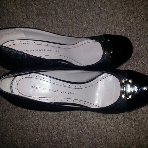 MARC BY MARC JACOBS-Logo Plaque Pump Heels-Black Leather-37.5M-6.5-Excellent - Picture 7 of 7